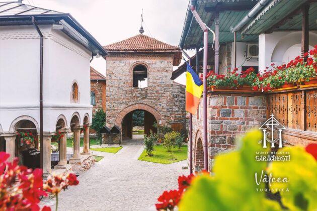 Mănăstirea Sărăcinești - Valea Cheii / Vâlcea